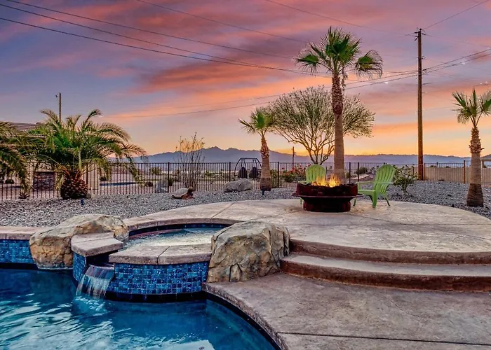 Casa Amigo - Pool, Spa, Backyard Oasis, Parking Lake Havasu City