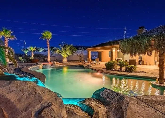 Casa Amigo - Pool, Spa, Backyard Oasis, Parking