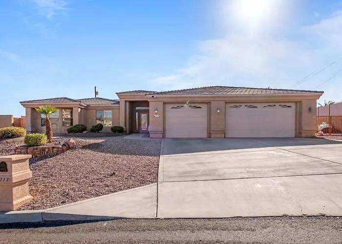Villa Casa Amigo - Pool, Spa, Backyard Oasis, Parking Lake Havasu City