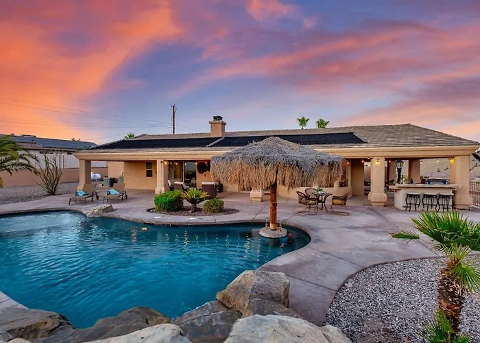 Casa Amigo - Pool, Spa, Backyard Oasis, Parking