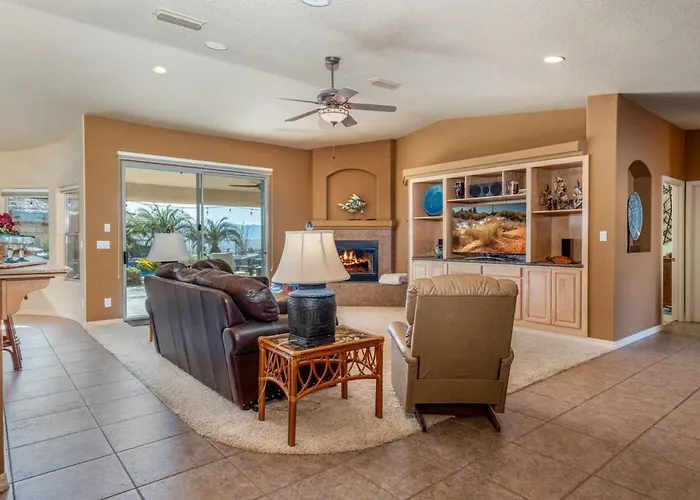 Casa Amigo - Pool, Spa, Backyard Oasis, Parking Lake Havasu City