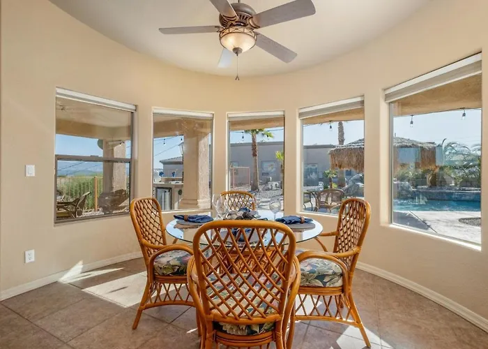 Casa Amigo - Pool, Spa, Backyard Oasis, Parking