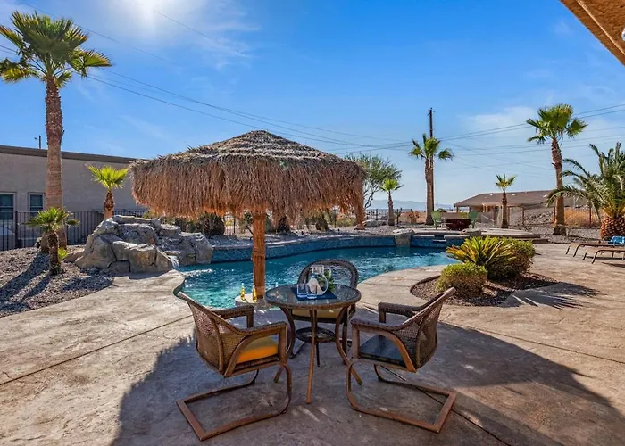 Villa Casa Amigo - Pool, Spa, Backyard Oasis, Parking Lake Havasu City