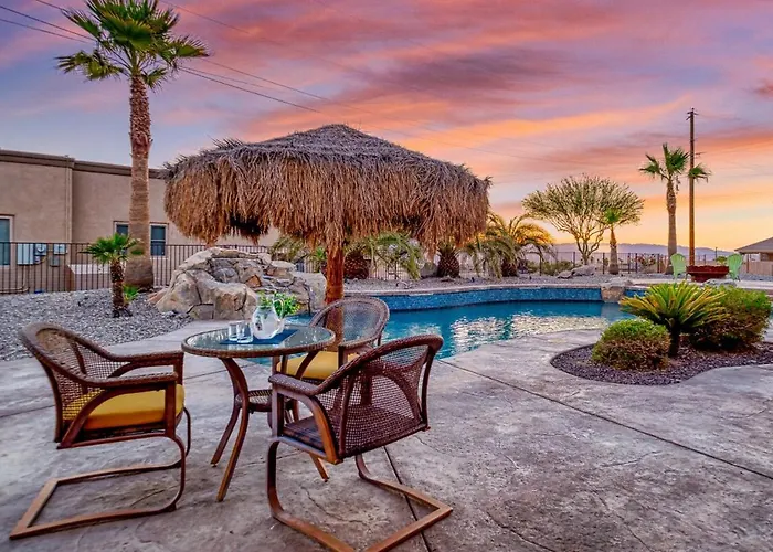 Casa Amigo - Pool, Spa, Backyard Oasis, Parking *